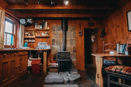 Rustic cabin with wood stove in Highland glen