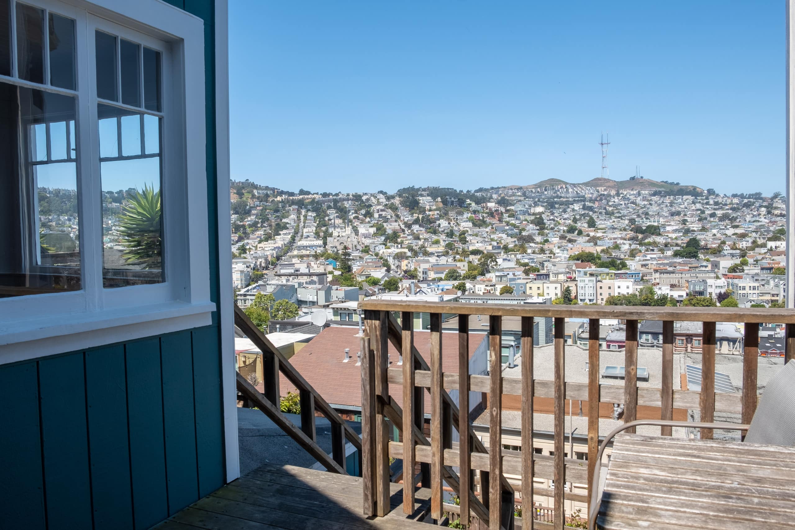 Home in San Francisco · ★4.99 · 3 bedrooms · 3 beds · 1 bath - Image 15