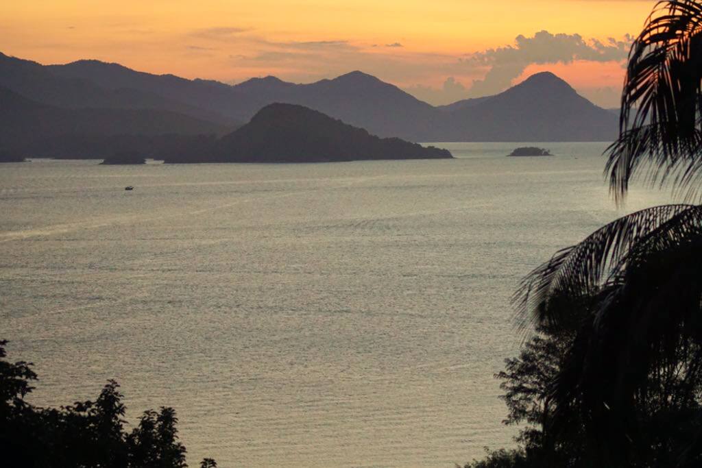 vista para o mar e Ilha Grande