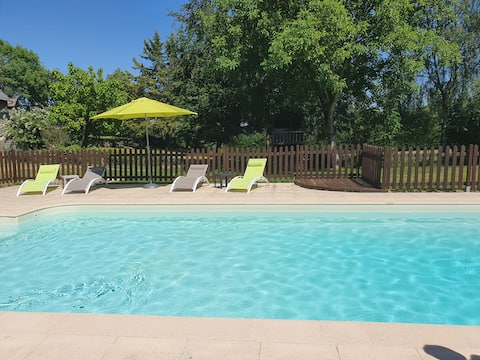 "La Rocque" gîte with beautiful saltwater pool