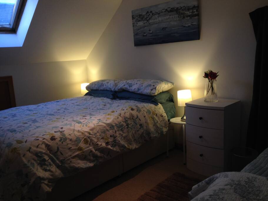 New double divan bed in the upstairs bedroom