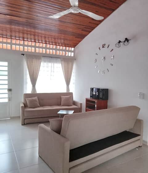 Successful Airbnb property: Private House with Pool, BBQ and Parking in Mariquita
