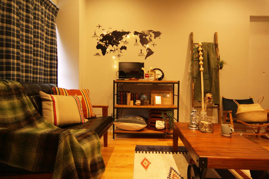 Big living room and make you feel at home. 大客厅,让您感觉到宾至如归。