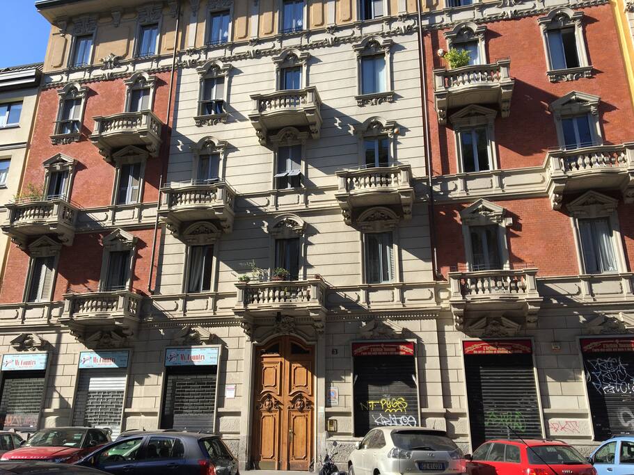 "Epoca" building