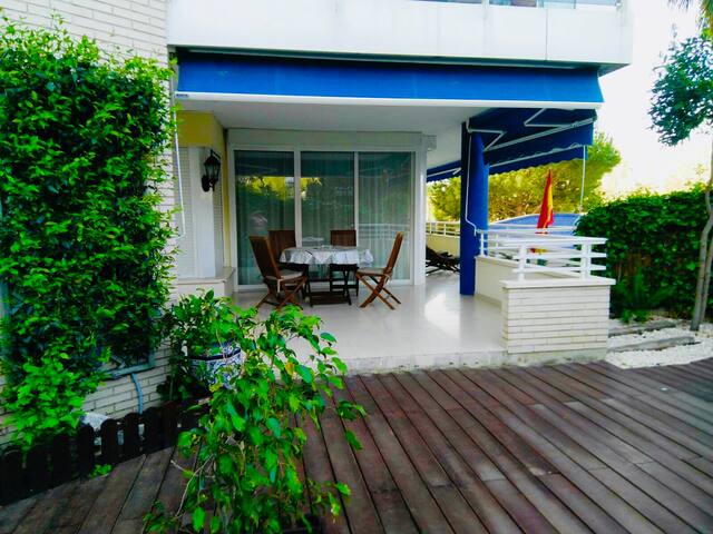 Nice Double bedroom in lovely house with breakfast