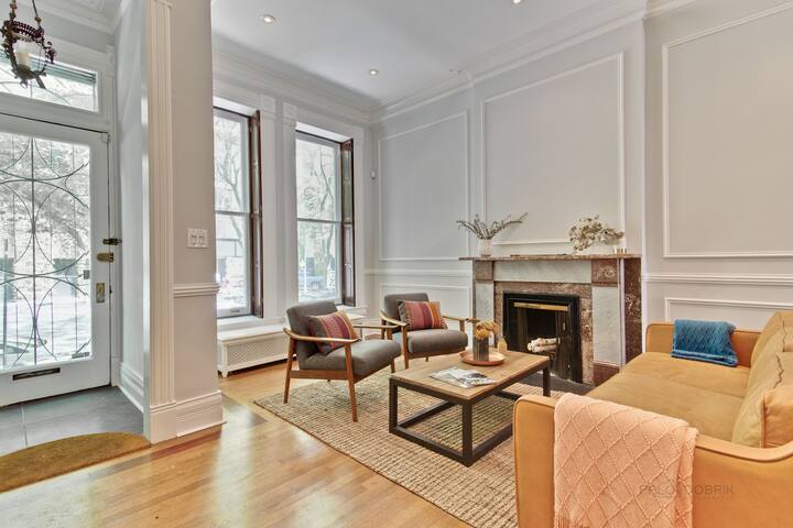 Historic luxury townhouse on Chicago’s Gold Coast gallery image 2