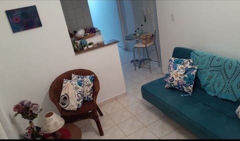 Top Airbnb: Apê Vila Tupi 80 meters from the beach. Leisure with garage em Praia Grande