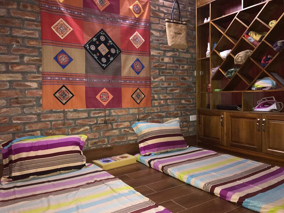 Master room with 2-3 mattress