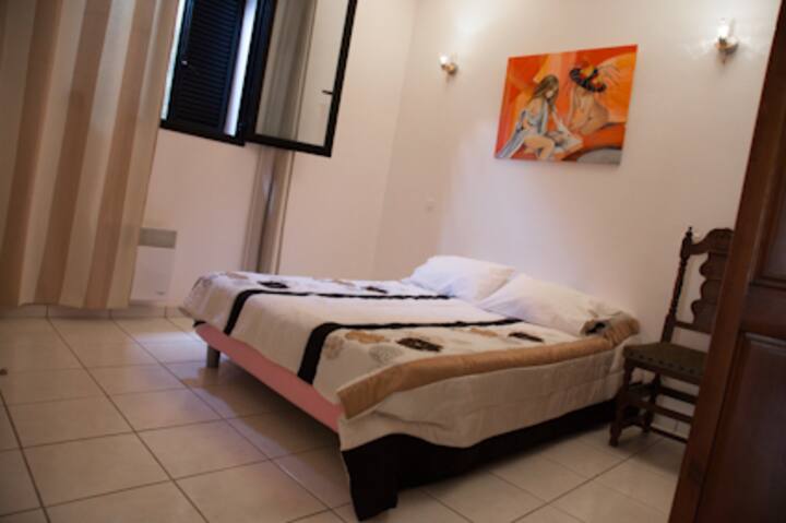 غرفة النوم 1