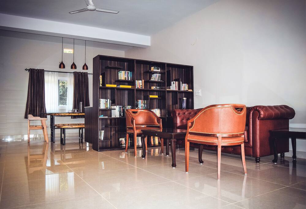 Lounge & Library