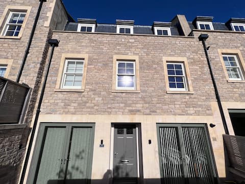 Boutique private apartment convenient for city