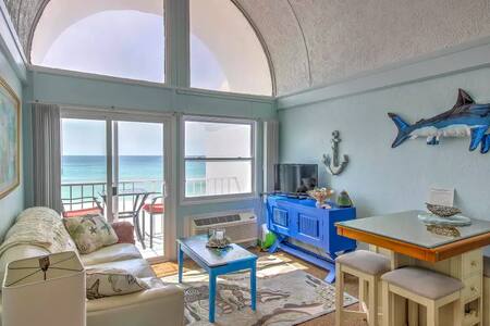Beachfront Condo Pier Park/CRUIZIN' - 2br Kitchen