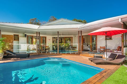 Top Airbnb: Private 2BR pool villa in town|walk to beaches in Byron Bay