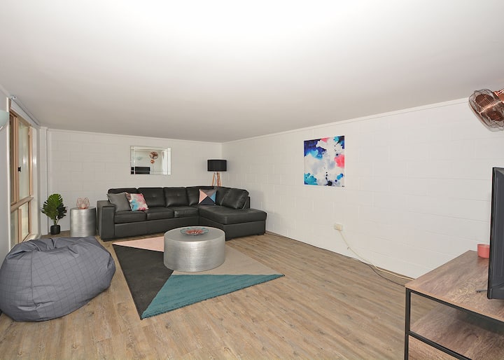 Claren Park-true Tranquility - Sleeps Up To 14 - Howard