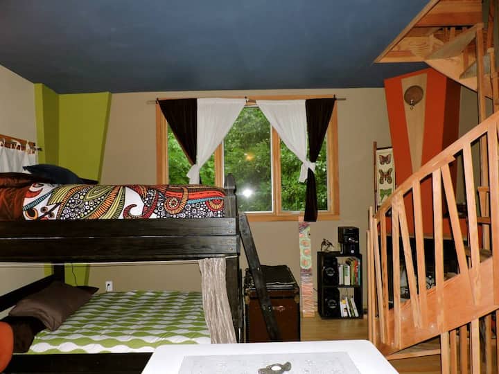 Moonbeam Bungalows"Moonbeam Cabin" Bungalows for Rent in Horse Shoe, North Carolina, United