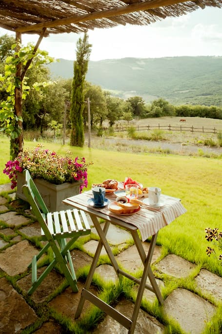 Decor Inspiration Under the Tuscan Farmhouse Sun - Hello Lovely