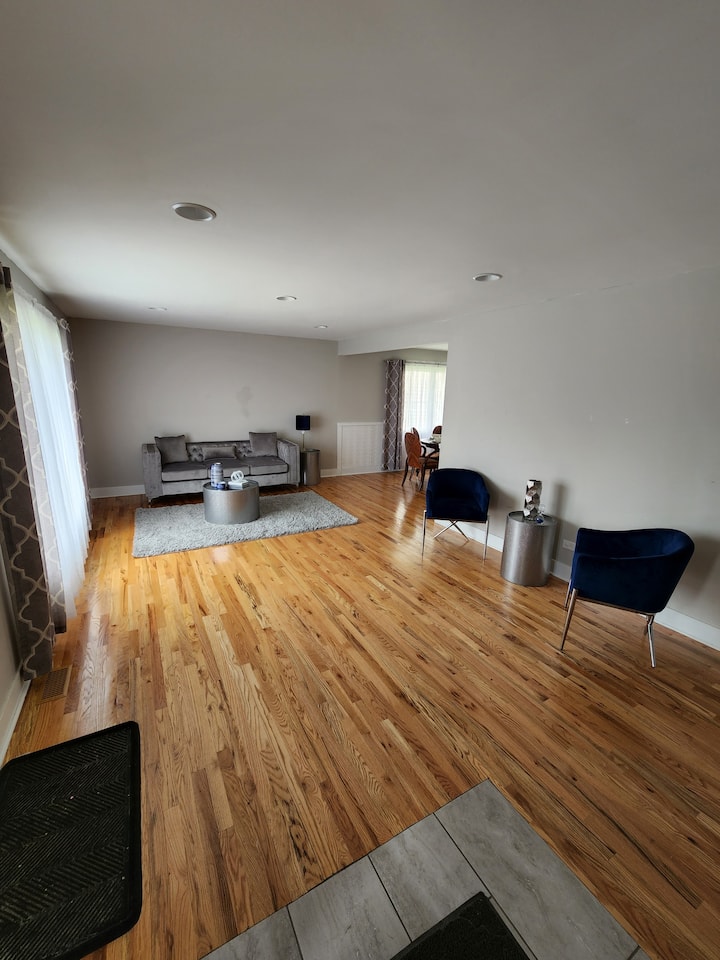 Cheerful 3 Bedroom Home In A Quiet Area! - ハモンド, IN