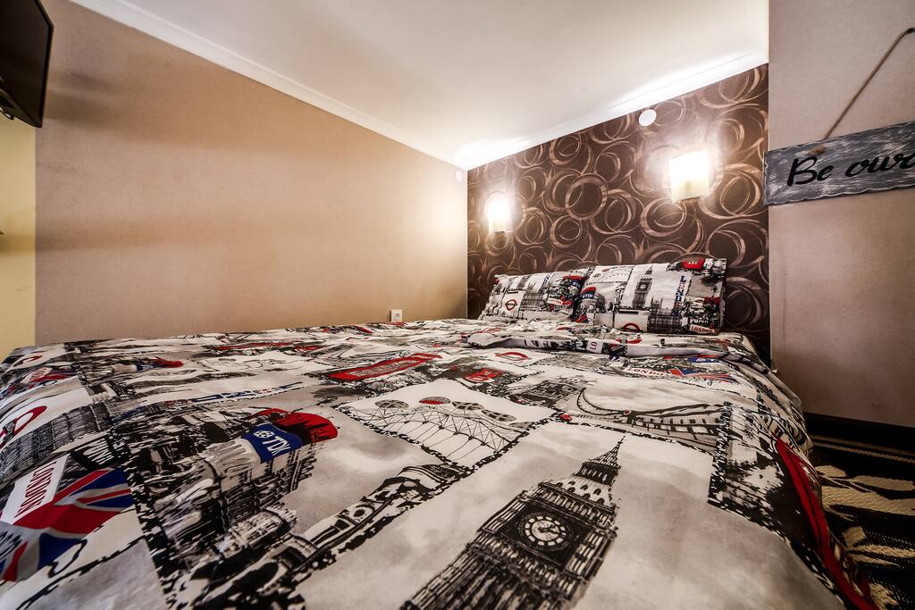 Mattress bed on the entresol