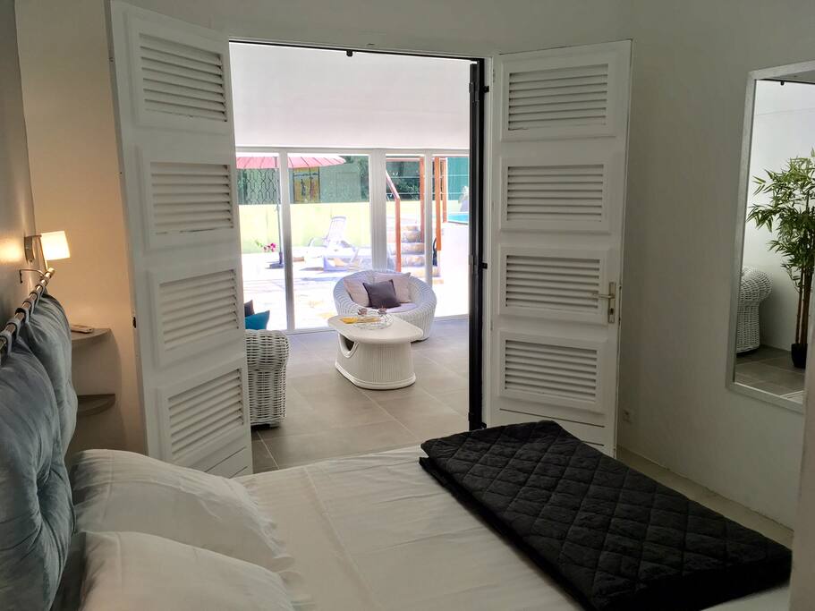 petite chambre, vue salon