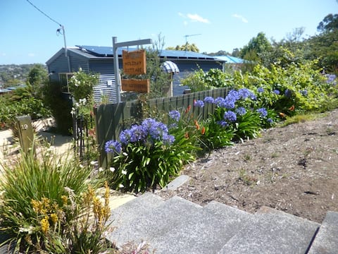 Holiday Cottage - Close to Hobart and the Beach!