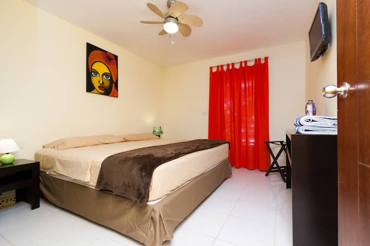 King size bedroom, flat tv, split air conditioned by Viva Maria