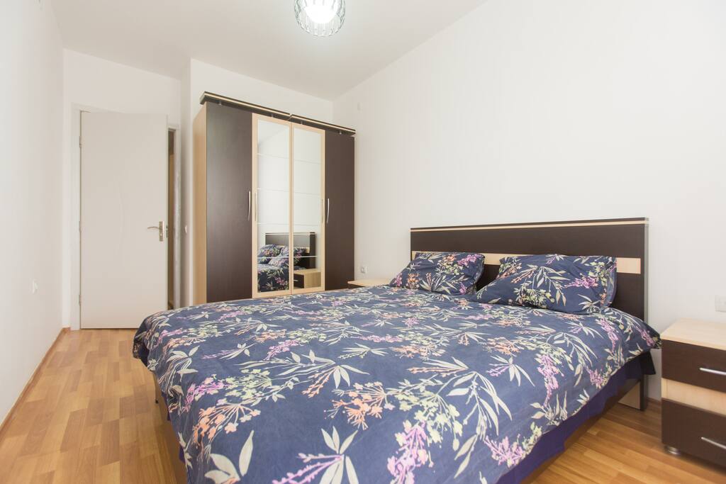 This is the same, NOT the second bedroom.