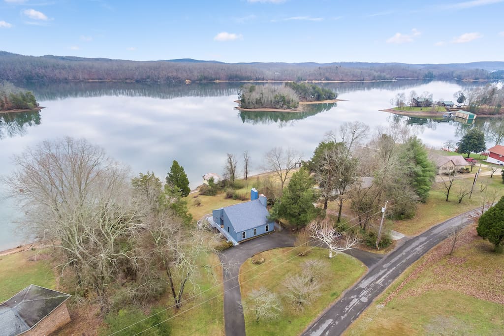 Watts Bar Lake House Houses for Rent in Spring City, Tennessee, United States