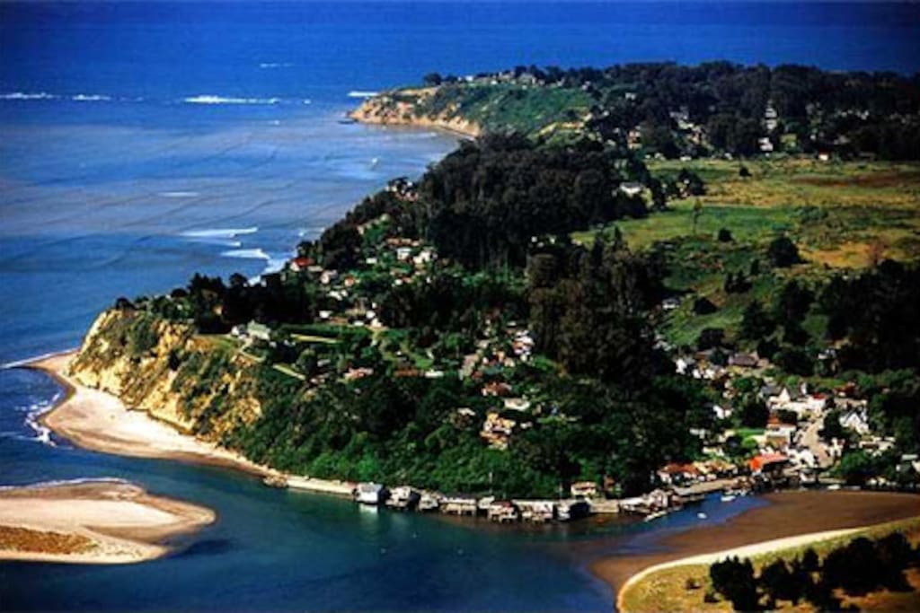 Historic Smiley’s Saloon Room 3 Boutique hotels for Rent in Bolinas