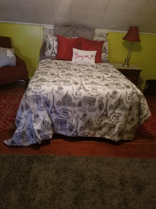 Clean and quaint.