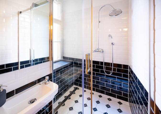 Old Town | Luxurious Kafka family APT gallery image 2