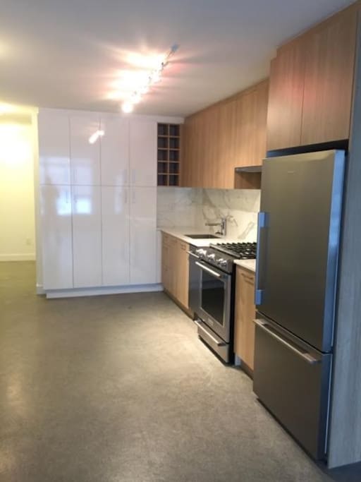shared furnished kitchen with all applicances