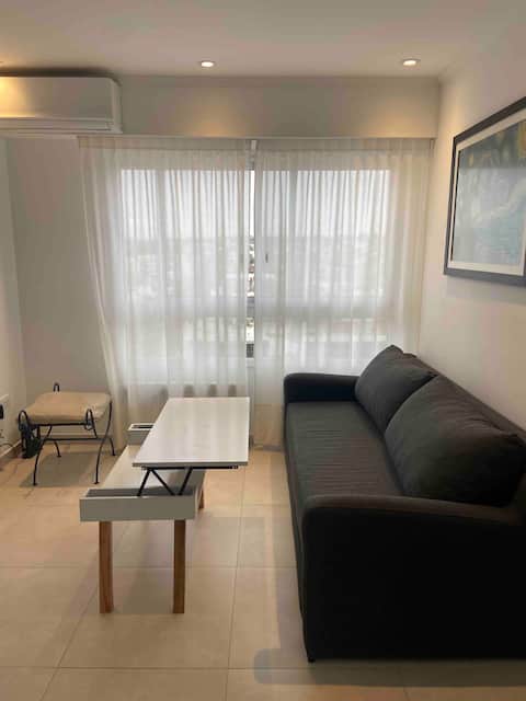 Popular Airbnb listing: Impeccable bright and modern studio in Partido De Bahía Blanca