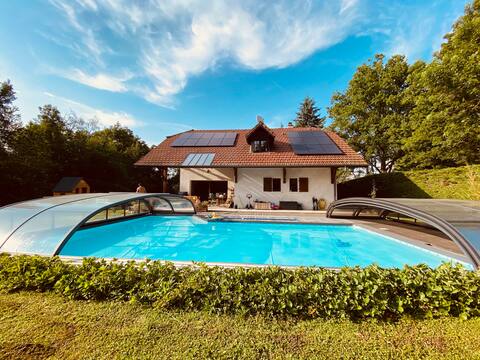 Family home, between lakes and mountains