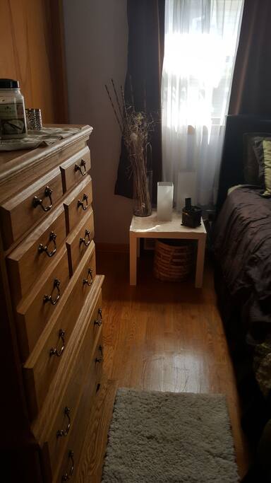 upright dresser
