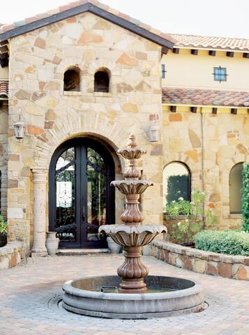 Villa Travista – Panoramic Lake Travis Views gallery image 5