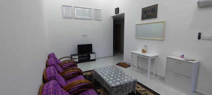 Izz Hannah Homestay - Kijal