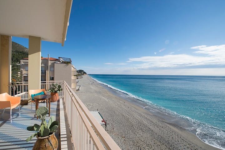 Accommodation with terrace overlooking the sea.