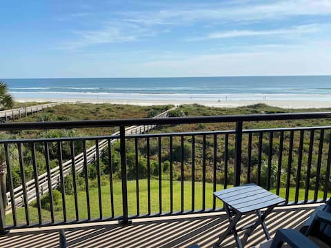 Popular Airbnb listing: Direct Oceanfront Top Floor 2/2 Beach Condo in Butler Beach