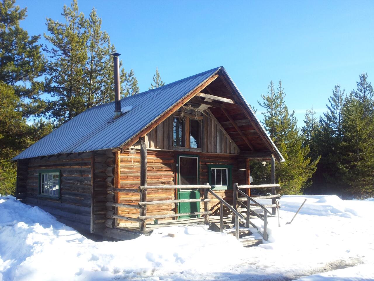 Rustic Log Cabin On Kvr Trail Cabins For Rent In Kelowna