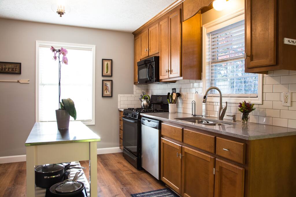 Beautiful, open, fully-equipped kitchen.