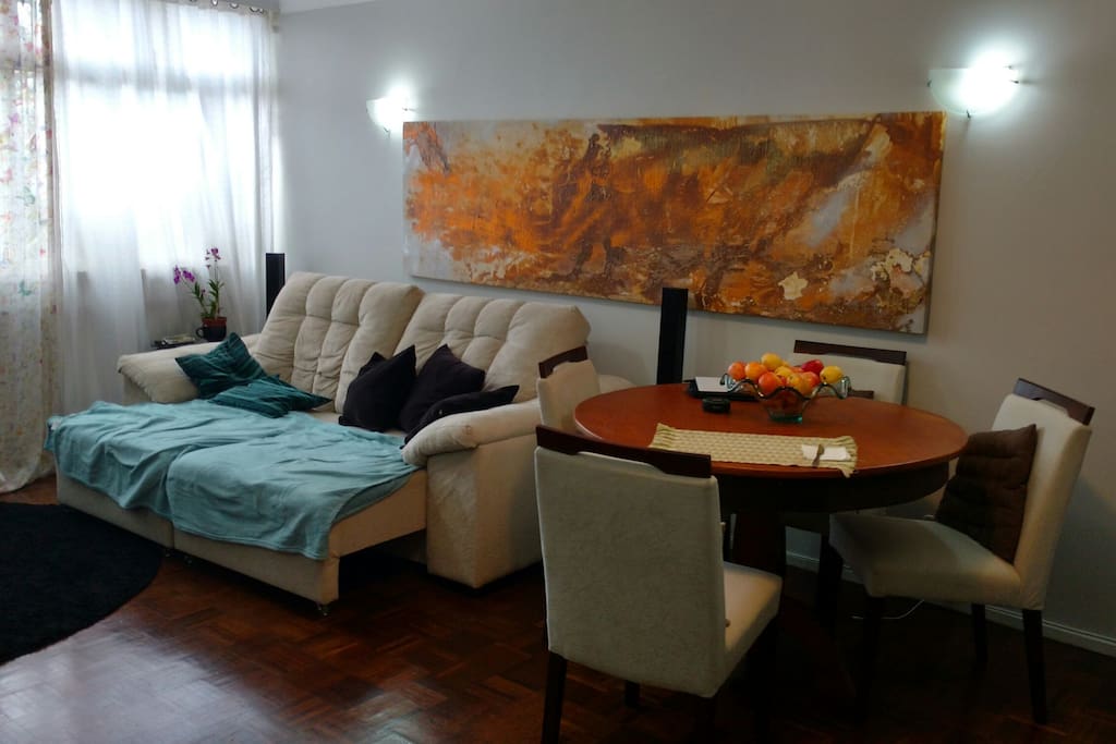 Sala de estar, jantar e TV