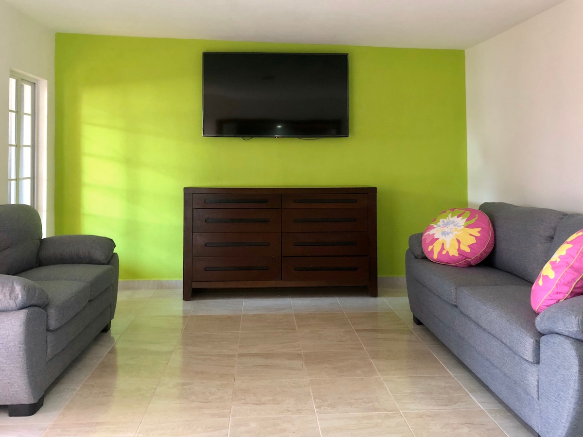 Anuncio de Airbnb popular: Equipped, Spacious and Modern Platinum Accommodation en León De Los Aldama