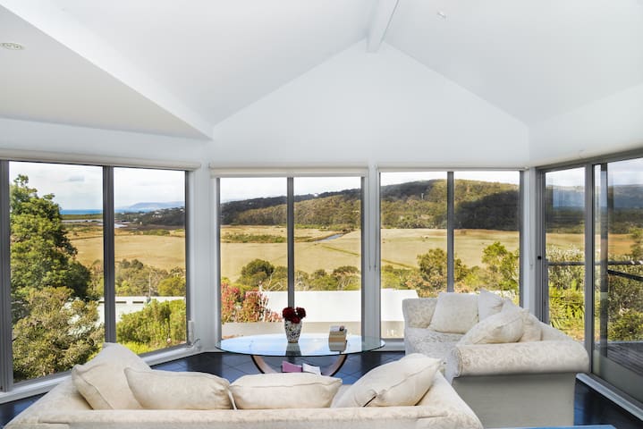 Entire home, spectacular ocean views, sleeps 9.