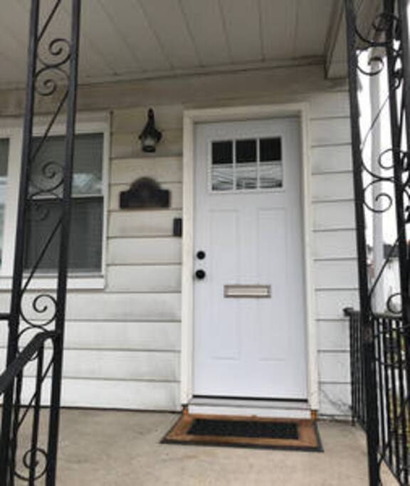 Welcoming Porch w/ SmartLock