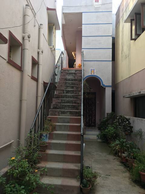 ~Bed~Breakfast~Wifi~Expert Advice~