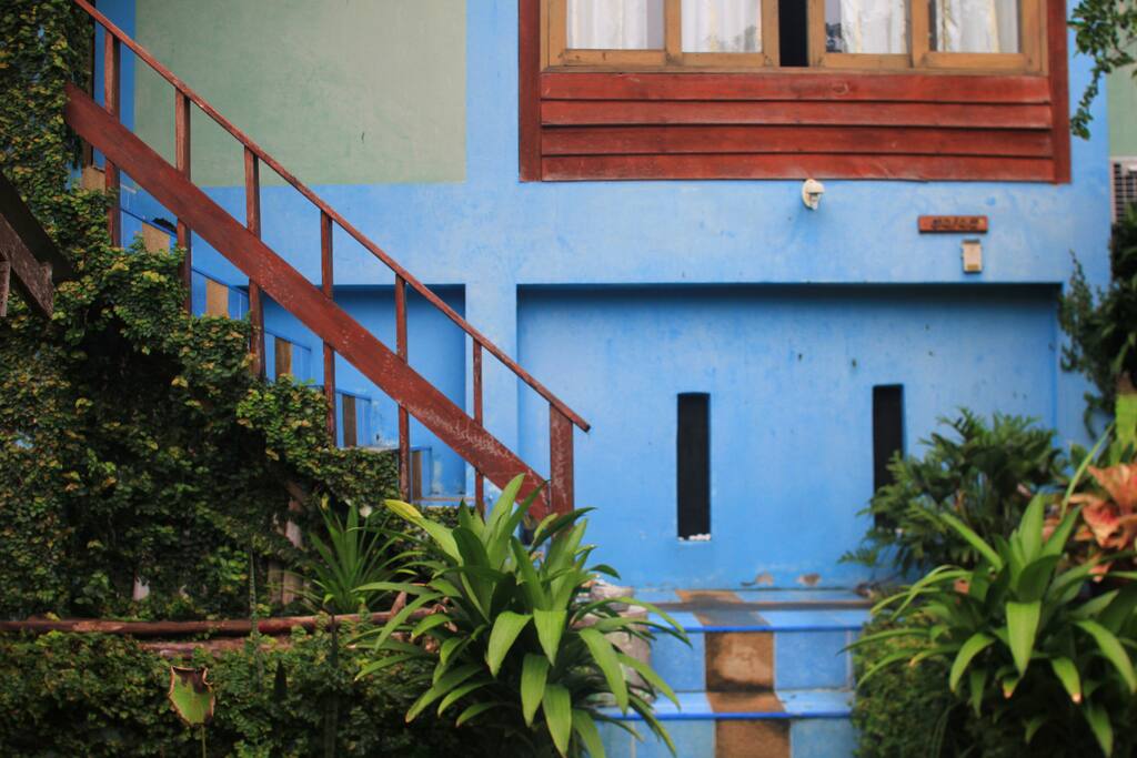 entrance stairs