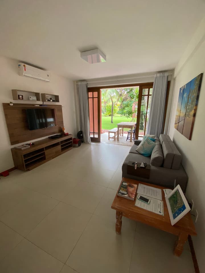 дневна соба со кауч на спуштање и клима-уред