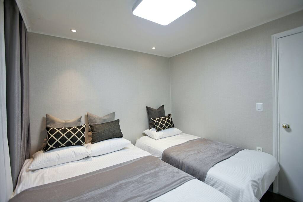 Room2
