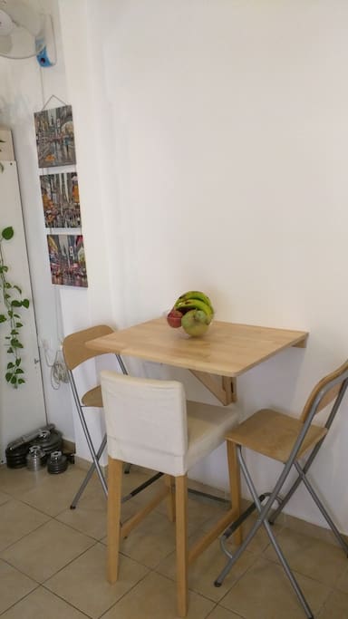Dining table bar with 3 comfy bar chairs