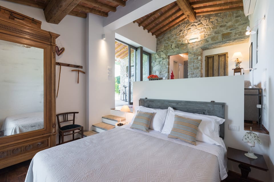 The Moonlit and Sunny Cottage, in a Tuscan olive grove, Vaiano, Tuscany, Italy, photo 4 of 10